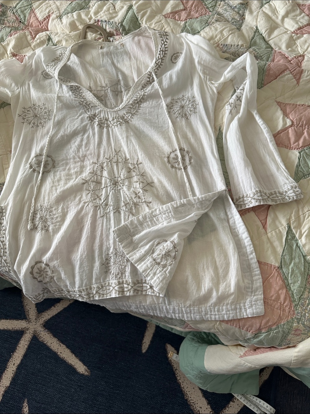 Boho White Embroidered V-Neck Women’s Top - Picture 6 of 6